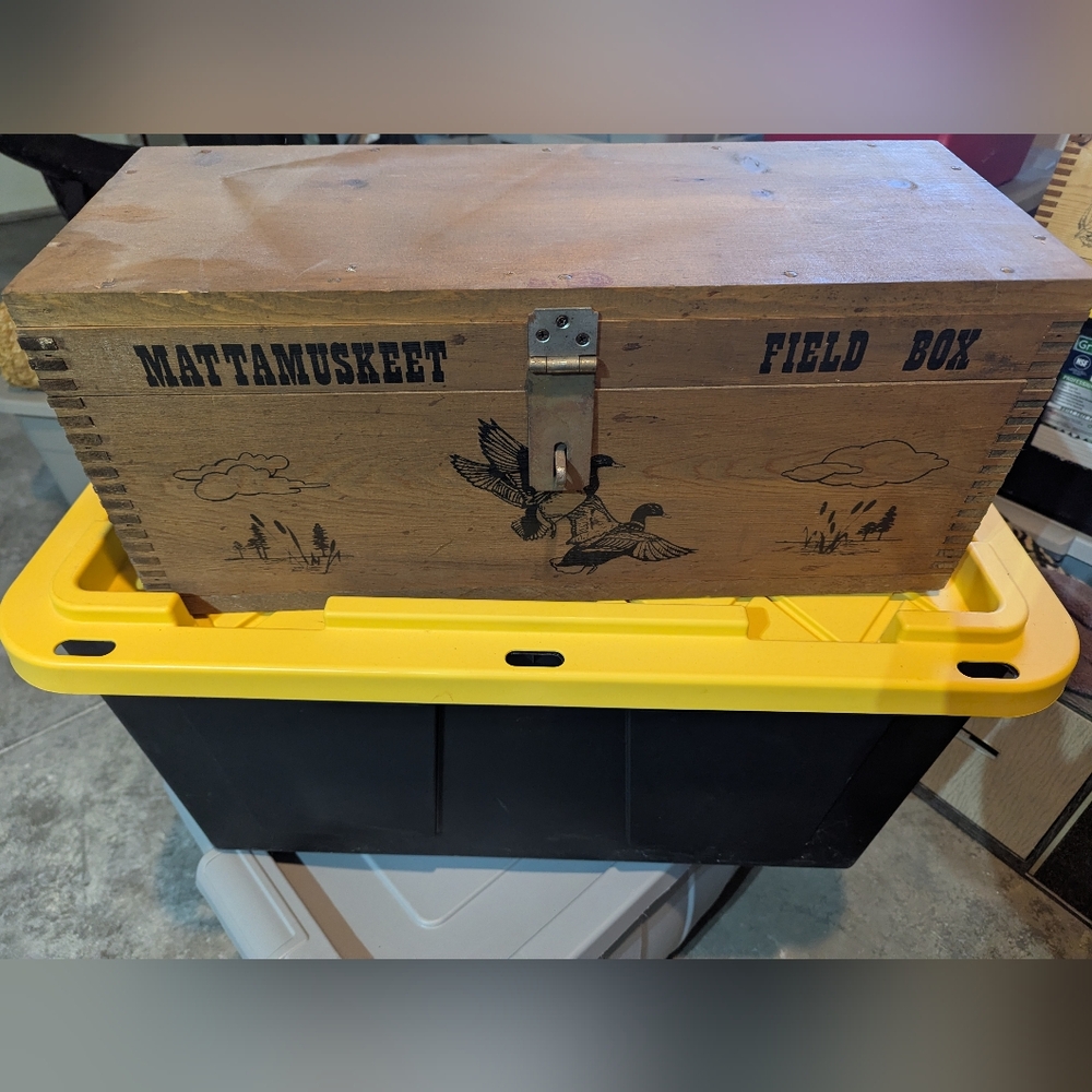 Mattamuskeet Field Box with Duck Design